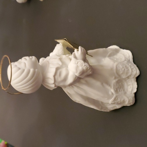 Angel singing praises - Picture 4 of 5